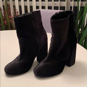 Hotsoles London Black Velvet Block Heel Booties